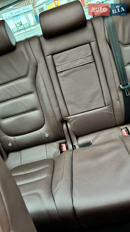 Внедорожник / Кроссовер Volkswagen Touareg 2014 в Знаменке