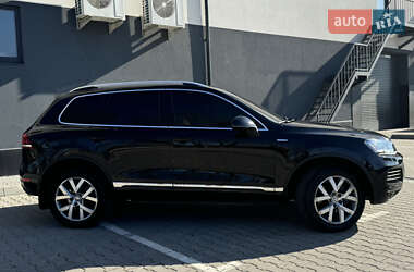 Внедорожник / Кроссовер Volkswagen Touareg 2013 в 