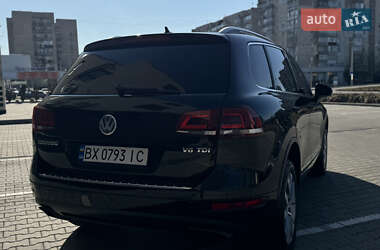 Внедорожник / Кроссовер Volkswagen Touareg 2013 в 
