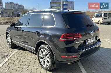 Внедорожник / Кроссовер Volkswagen Touareg 2013 в 