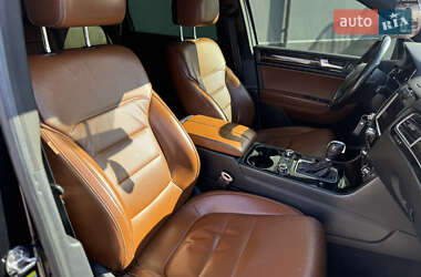 Внедорожник / Кроссовер Volkswagen Touareg 2013 в 