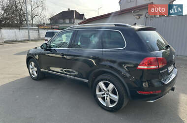 Внедорожник / Кроссовер Volkswagen Touareg 2012 в Киеве