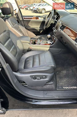 Внедорожник / Кроссовер Volkswagen Touareg 2012 в Киеве