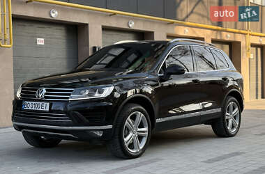 Внедорожник / Кроссовер Volkswagen Touareg 2014 в Тернополе