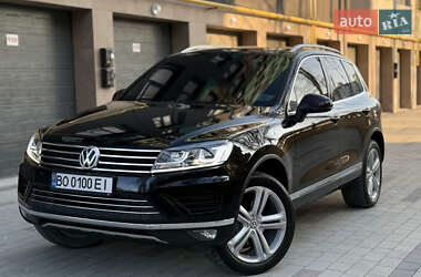 Внедорожник / Кроссовер Volkswagen Touareg 2014 в Тернополе