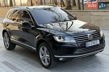 Внедорожник / Кроссовер Volkswagen Touareg 2014 в Тернополе