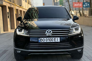 Внедорожник / Кроссовер Volkswagen Touareg 2014 в Тернополе