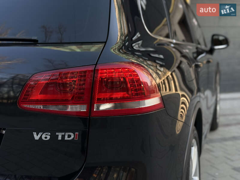 Позашляховик / Кросовер Volkswagen Touareg 2014 в Тернополі