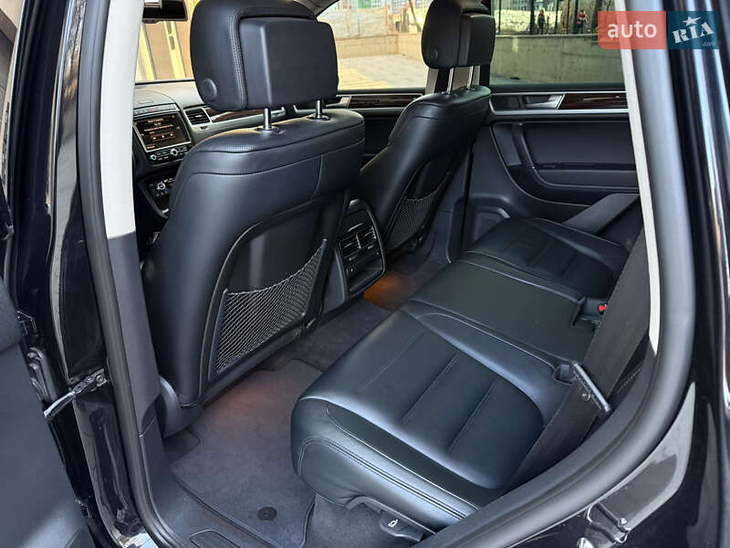 Позашляховик / Кросовер Volkswagen Touareg 2014 в Тернополі