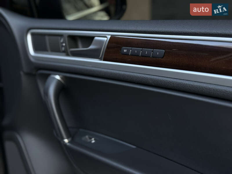 Позашляховик / Кросовер Volkswagen Touareg 2014 в Тернополі