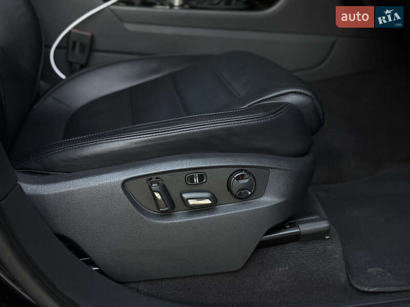 Позашляховик / Кросовер Volkswagen Touareg 2014 в Тернополі