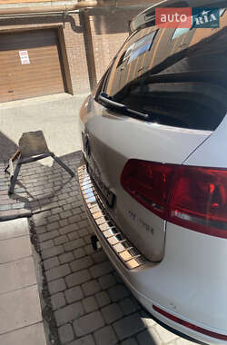Внедорожник / Кроссовер Volkswagen Touareg 2013 в 