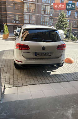 Внедорожник / Кроссовер Volkswagen Touareg 2013 в 