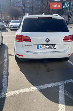Внедорожник / Кроссовер Volkswagen Touareg 2013 в 