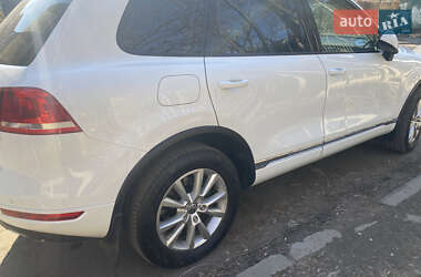 Внедорожник / Кроссовер Volkswagen Touareg 2013 в 