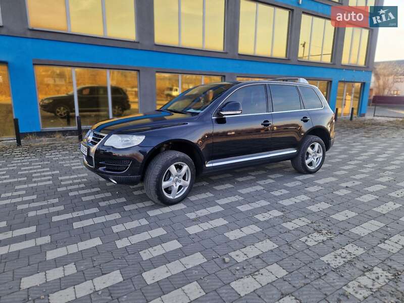 Позашляховик / Кросовер Volkswagen Touareg 2008 в Тячеві