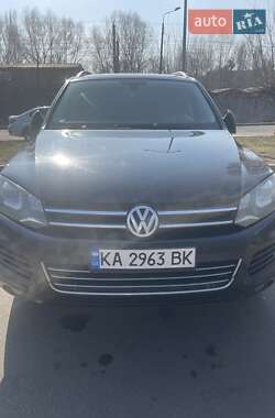 Позашляховик / Кросовер Volkswagen Touareg 2014 в Києві