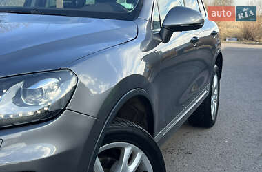 Внедорожник / Кроссовер Volkswagen Touareg 2012 в Дрогобыче