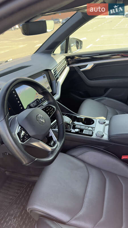 Позашляховик / Кросовер Volkswagen Touareg 2020 в Броварах