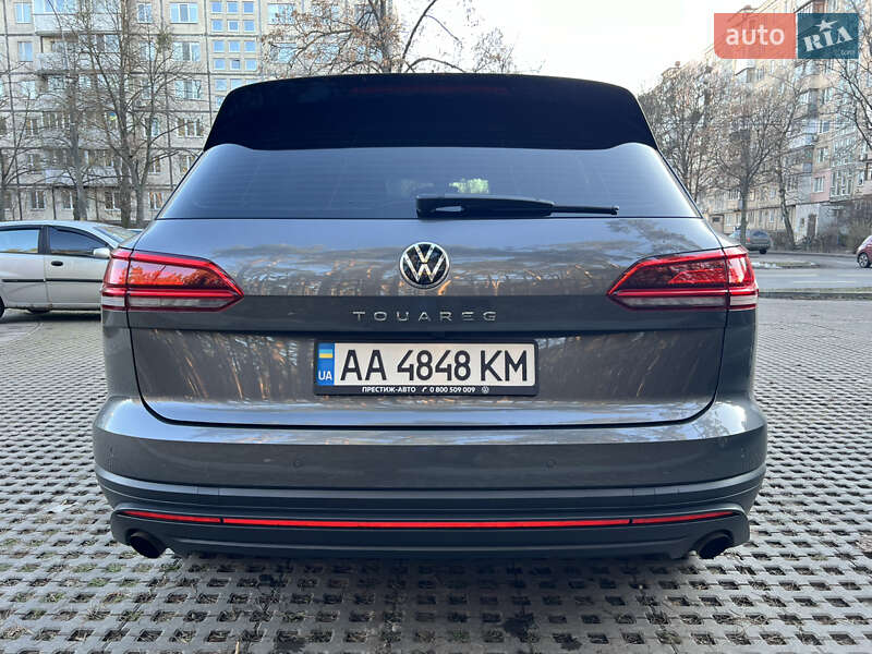 Позашляховик / Кросовер Volkswagen Touareg 2020 в Києві