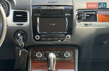 Внедорожник / Кроссовер Volkswagen Touareg 2013 в 