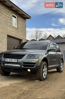 Внедорожник / Кроссовер Volkswagen Touareg 2003 в Новояворовске