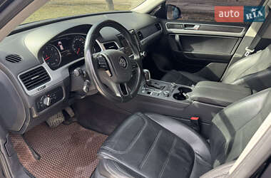 Внедорожник / Кроссовер Volkswagen Touareg 2012 в 