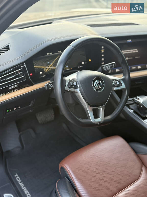 Внедорожник / Кроссовер Volkswagen Touareg 2018 в Киеве
