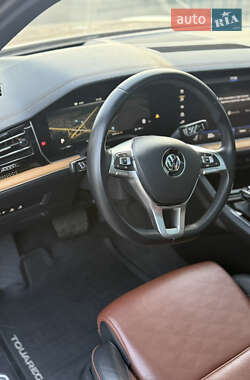 Позашляховик / Кросовер Volkswagen Touareg 2018 в 
