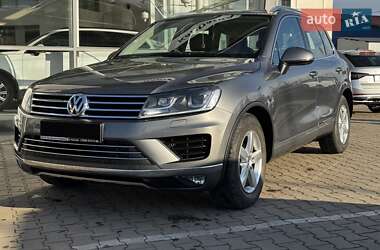 Позашляховик / Кросовер Volkswagen Touareg 2017 в Чернівцях