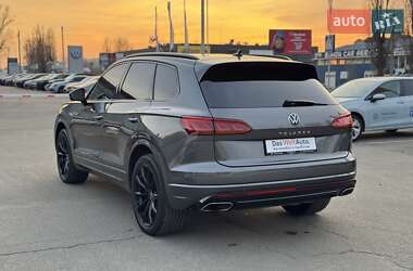 Позашляховик / Кросовер Volkswagen Touareg 2020 в Києві