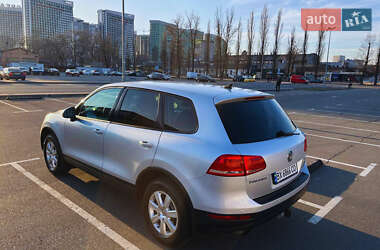 Внедорожник / Кроссовер Volkswagen Touareg 2011 в 