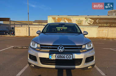 Внедорожник / Кроссовер Volkswagen Touareg 2011 в 