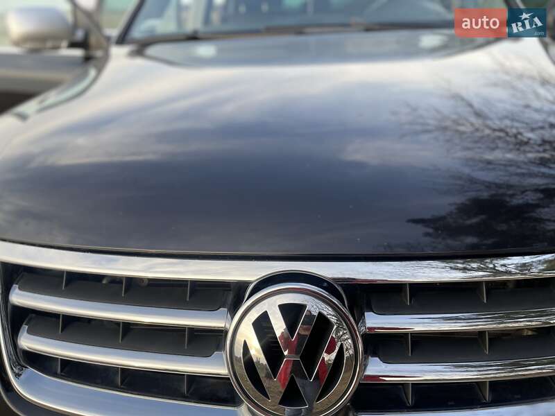 Внедорожник / Кроссовер Volkswagen Touareg 2006 в Новояворовске