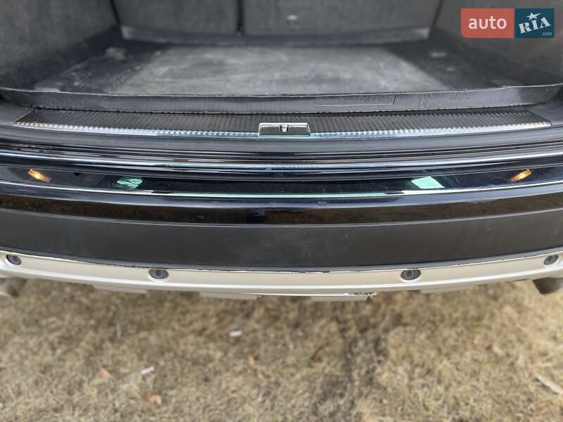 Внедорожник / Кроссовер Volkswagen Touareg 2006 в Новояворовске