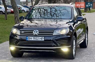 Позашляховик / Кросовер Volkswagen Touareg 2017 в Одесі