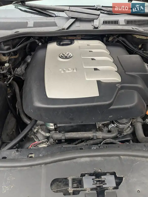 Внедорожник / Кроссовер Volkswagen Touareg 2005 в 