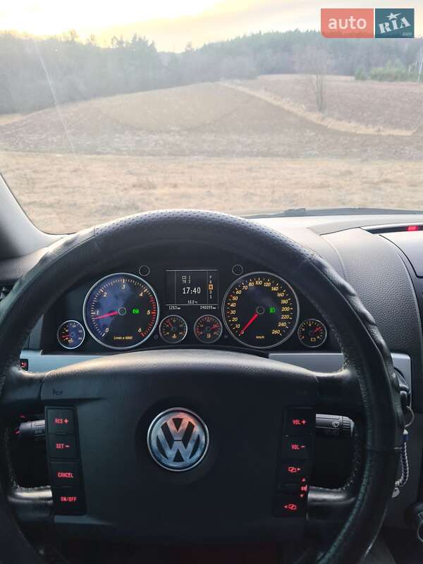 Позашляховик / Кросовер Volkswagen Touareg 2005 в Дунаївцях