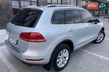 Позашляховик / Кросовер Volkswagen Touareg 2012 в 