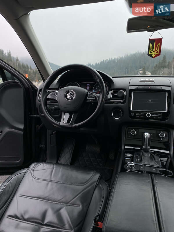 Внедорожник / Кроссовер Volkswagen Touareg 2011 в Ивано-Франковске