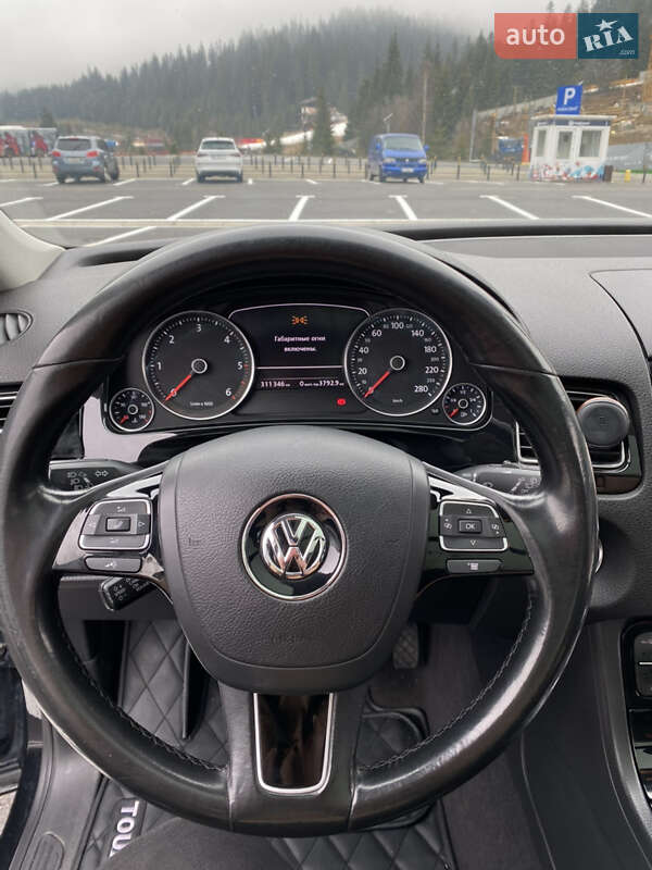 Внедорожник / Кроссовер Volkswagen Touareg 2011 в Ивано-Франковске