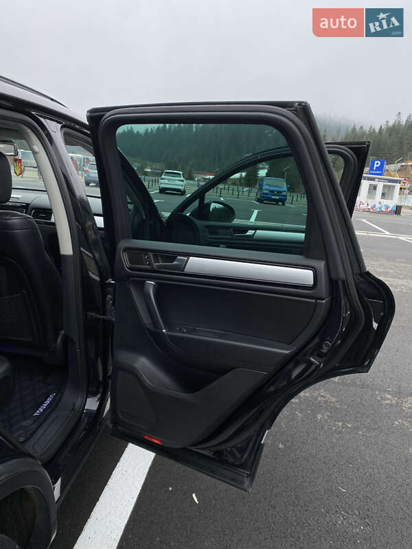 Внедорожник / Кроссовер Volkswagen Touareg 2011 в Ивано-Франковске