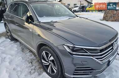 Позашляховик / Кросовер Volkswagen Touareg 2019 в Чернівцях