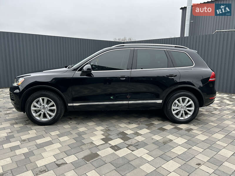 Внедорожник / Кроссовер Volkswagen Touareg 2013 в Полтаве