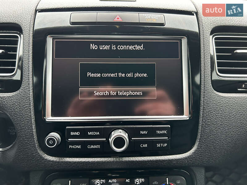 Внедорожник / Кроссовер Volkswagen Touareg 2013 в Полтаве