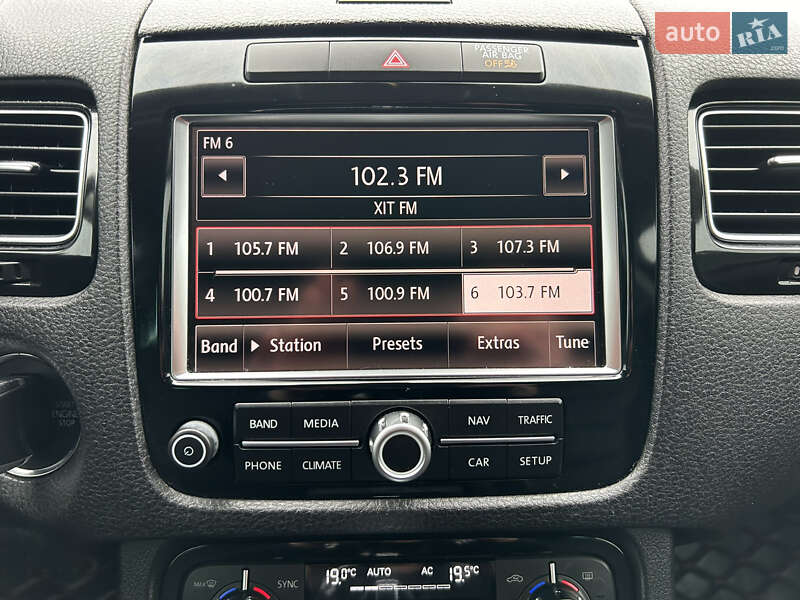 Внедорожник / Кроссовер Volkswagen Touareg 2013 в Полтаве
