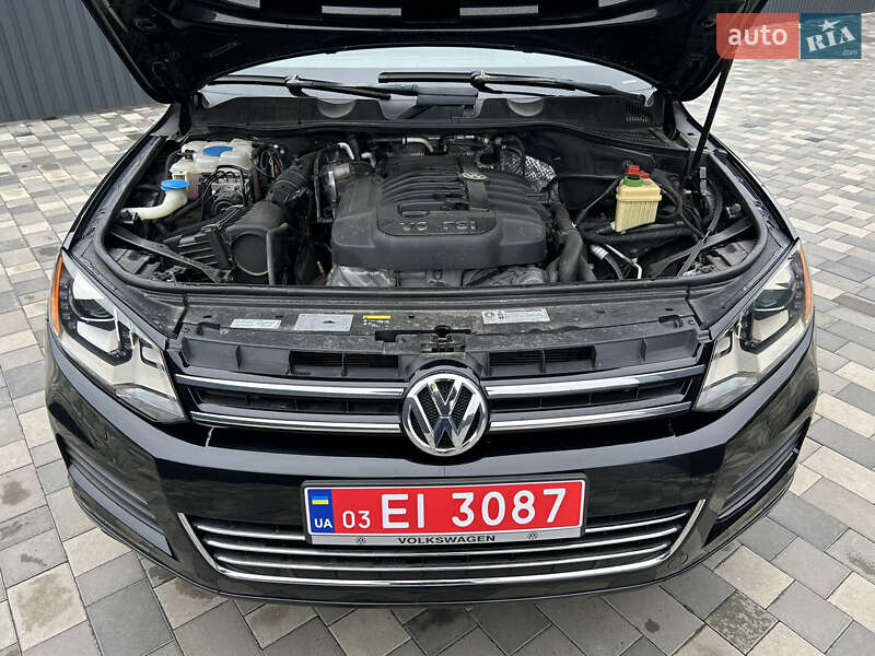 Внедорожник / Кроссовер Volkswagen Touareg 2013 в Полтаве