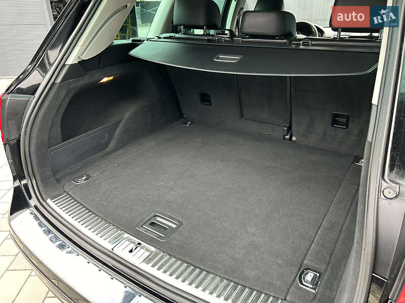 Внедорожник / Кроссовер Volkswagen Touareg 2013 в Полтаве