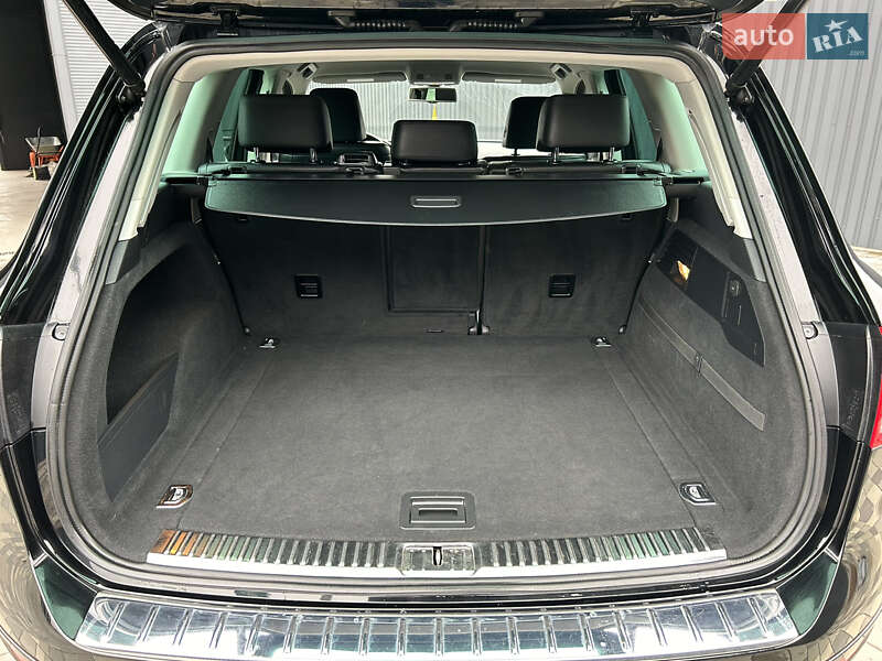 Внедорожник / Кроссовер Volkswagen Touareg 2013 в Полтаве