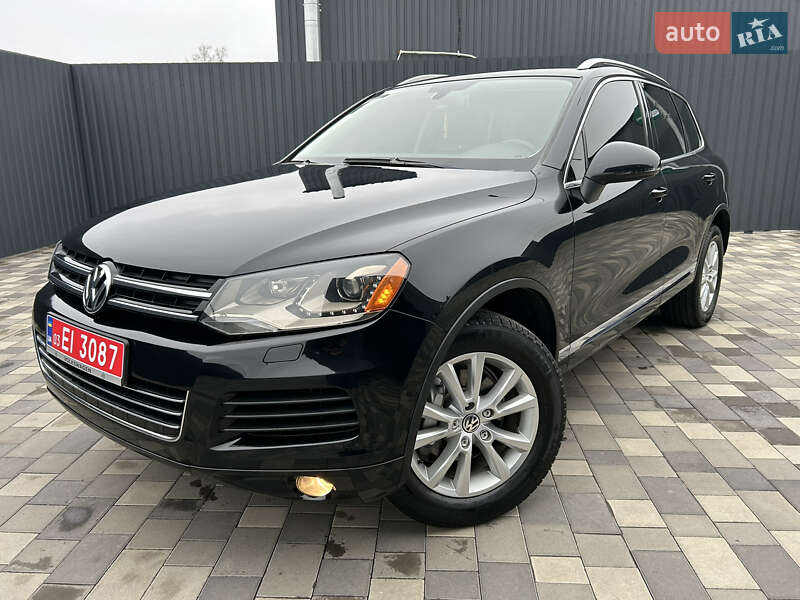 Внедорожник / Кроссовер Volkswagen Touareg 2013 в Полтаве